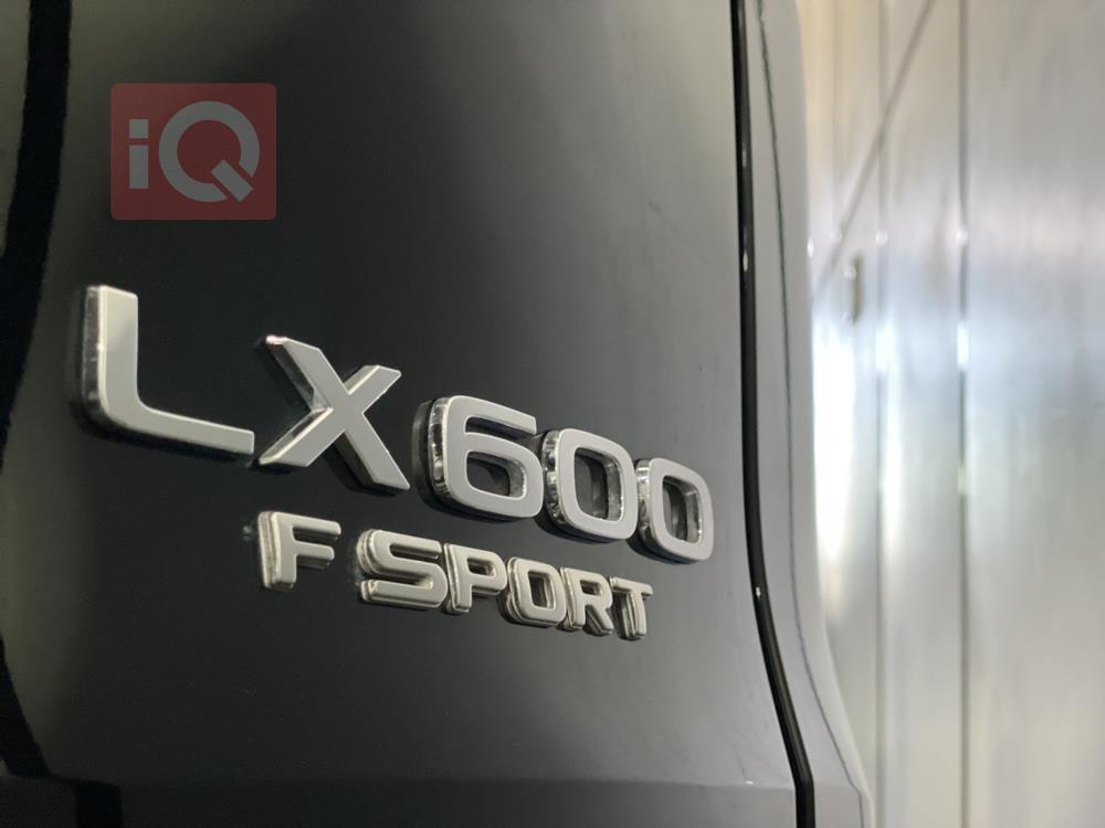 لێکزس LX